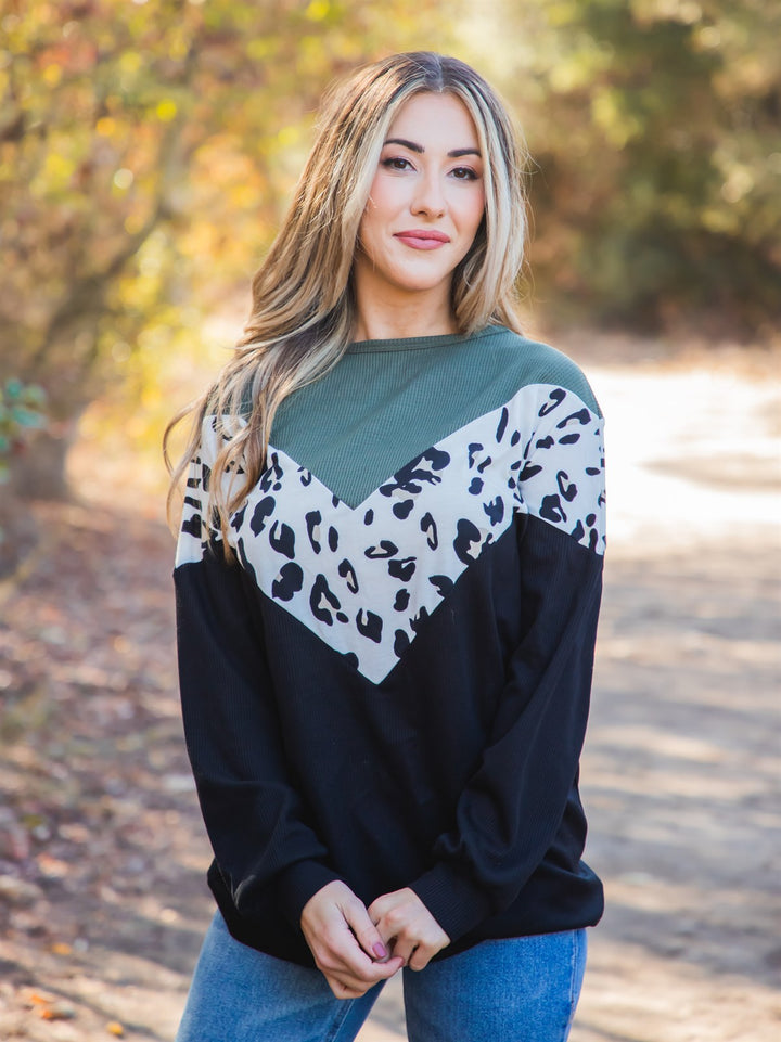 V Detail Animal Print Val Top