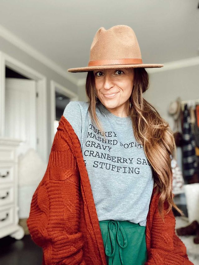 Thanksgiving Graphic Tee - @savvyskirtgirl