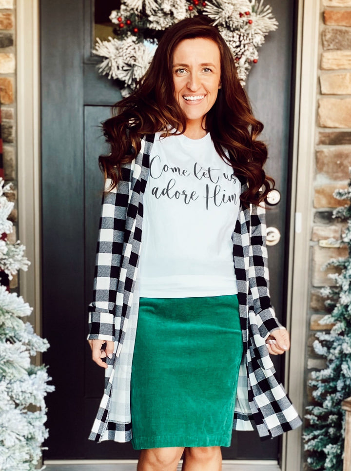 Come let us adore Him Graphic Tee - @savvyskirtgirl