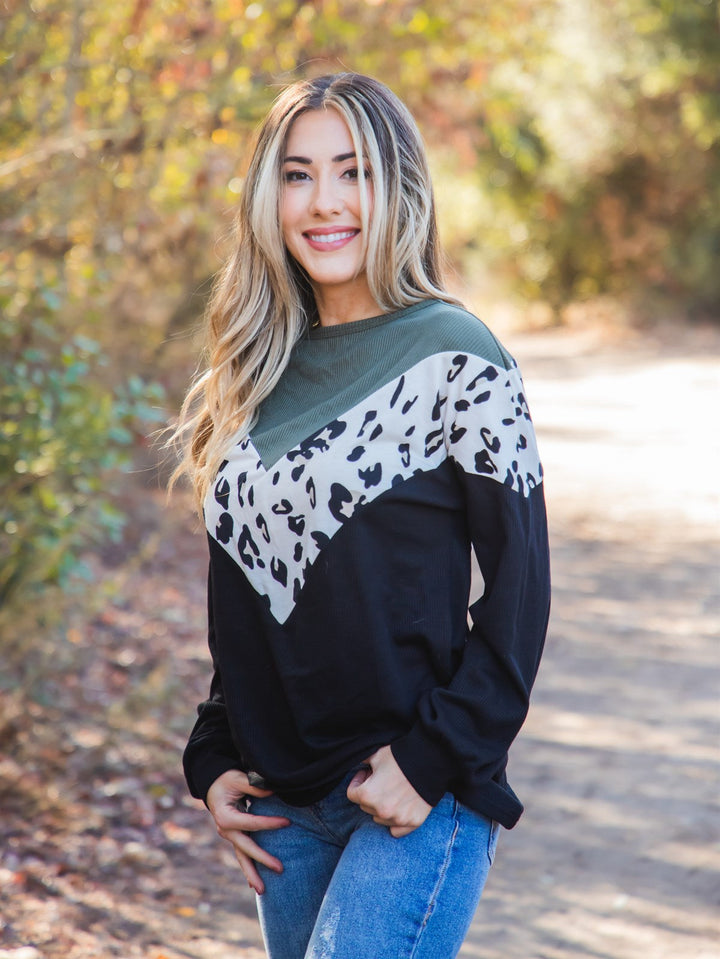 V Detail Animal Print Val Top