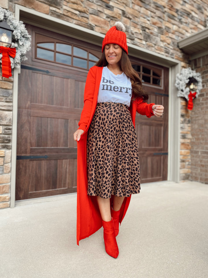Be Merry Graphic Tee - @savvyskirtgirl