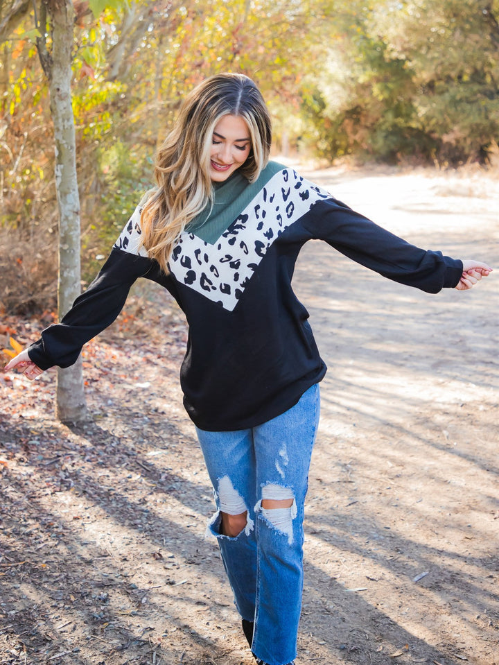 V Detail Animal Print Val Top
