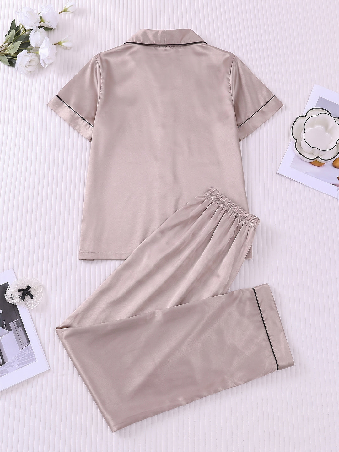 Smooth Fabric Contrast Piping Women's Pajama Set