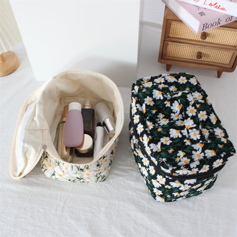 Embroidered Daisy Print Cosmetic Case