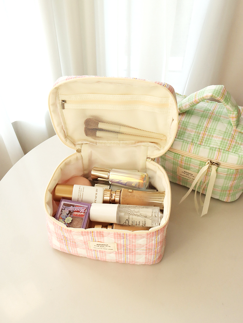 Colorful Plaid Quilted Cosmetic Case