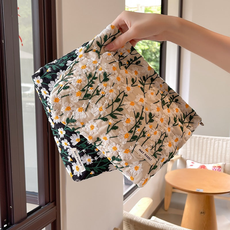 Embroidered Daisy Pattern Cosmetic Bag