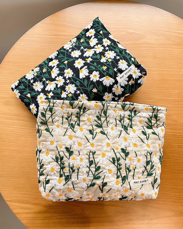 Embroidered Daisy Pattern Cosmetic Bag