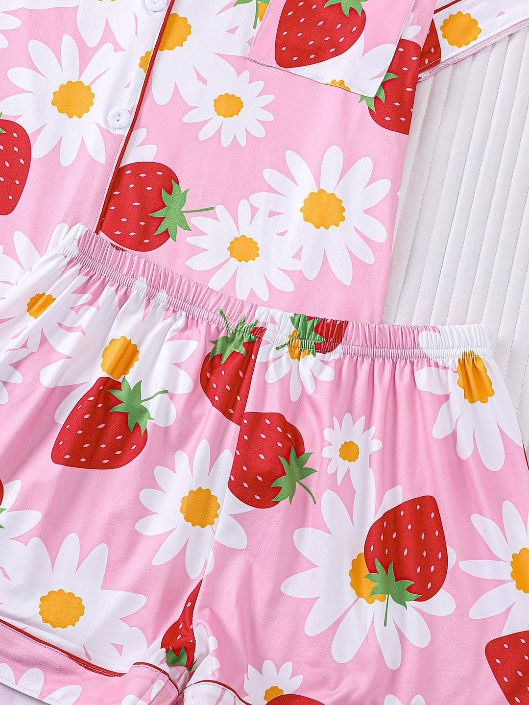 Daisy & Strawberry Print Women's Pajama Shorts Set