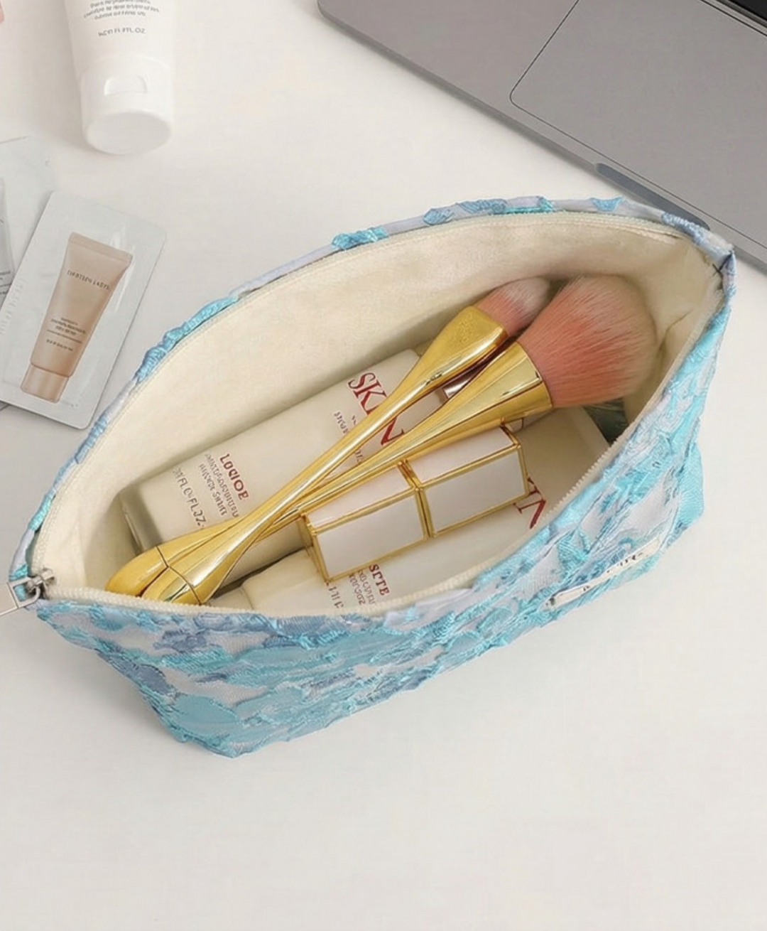 Textured Floral Pattern Cosmetic Pouch