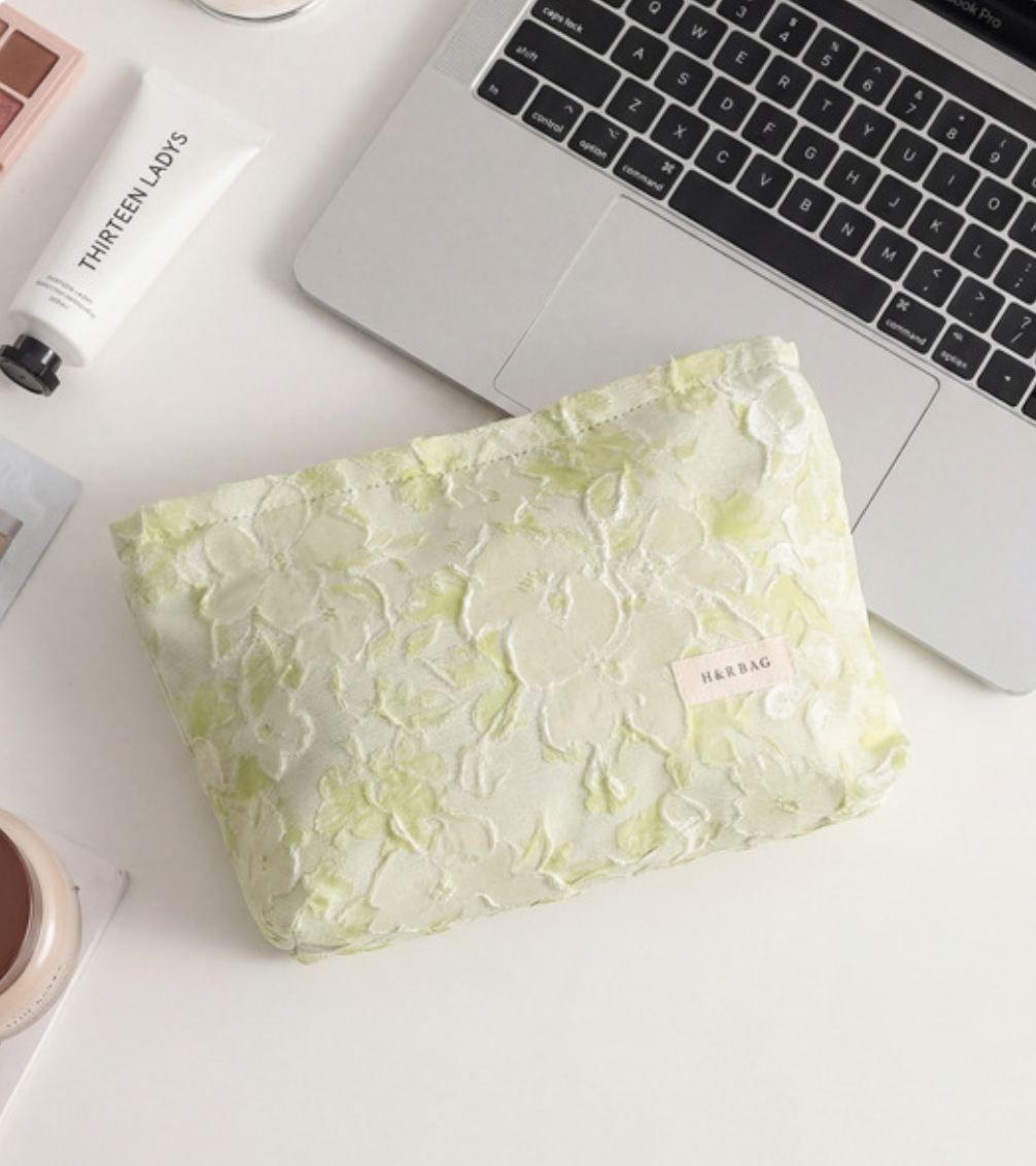 Textured Floral Pattern Cosmetic Pouch