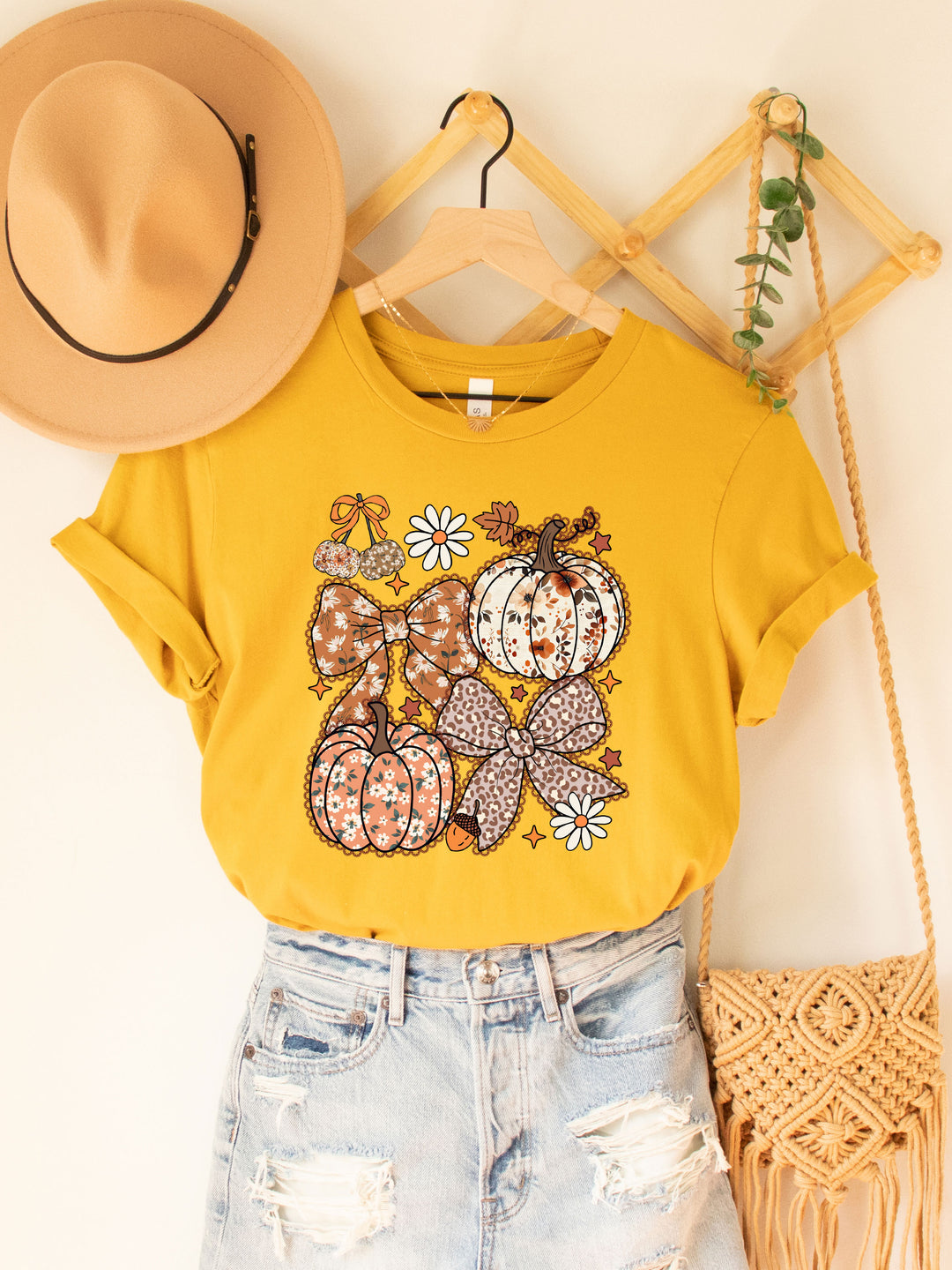 Lace Floral Pumpkin Graphic Tee