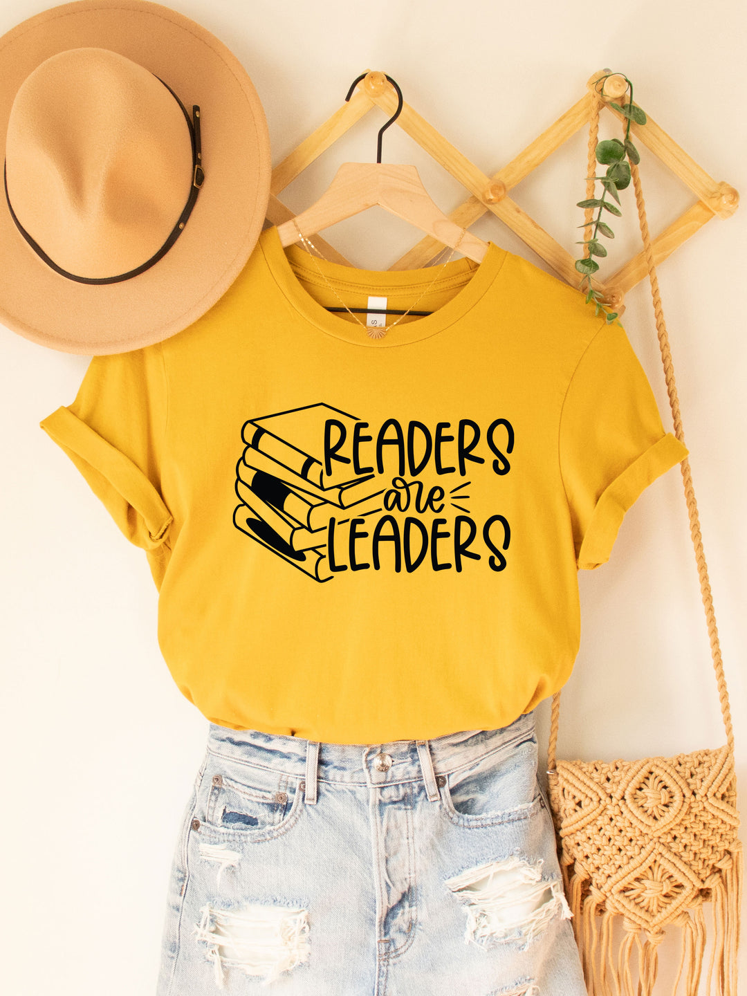 Readers are Leaders Graphic Tee