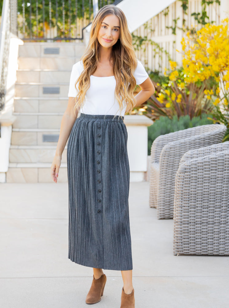 The Reed Pleated Skirt - Charcoal